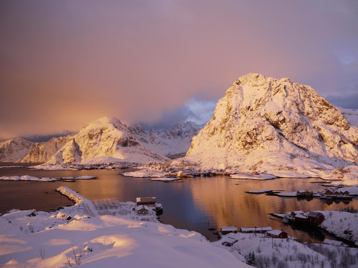 Lofoten Planet BaseCamp Sørvågen Extérieur photo